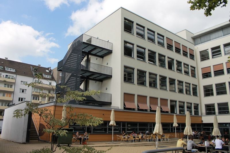 Schulhof Richard Wagner Straße